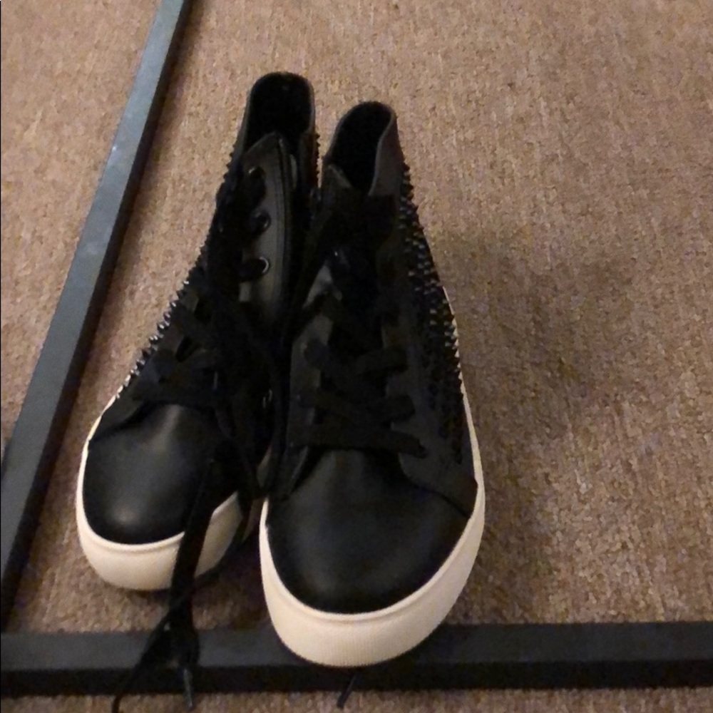 Steve Madden shoes never used